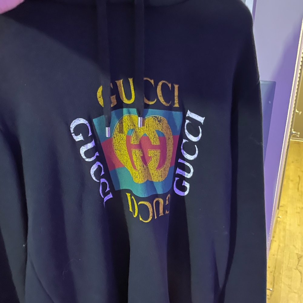 Black gucci hoodie, very good condition, only worn once